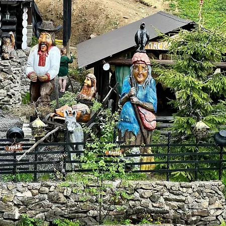 U Tsimborky Synevyrs'ka Polyana